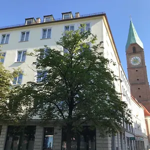 Otel Der Tannenbaum, Münih
