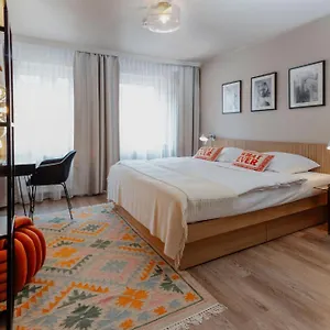 Otel Lux, Münih