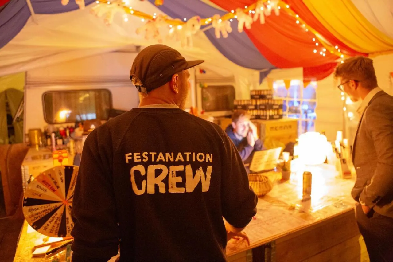 ** Glamping Hotel Festanation Oktoberfest Camp #2 Monaco di Baviera Germania